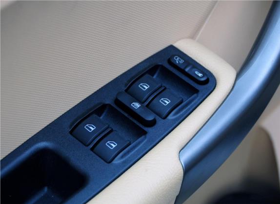瑞虎 2012款 精英版 1.6L 手动豪华型DVVT 车厢座椅   门窗控制