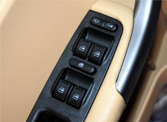 瑞虎 2012款 精英版 改款 1.6L 手动豪华型DVVT 车厢座椅   门窗控制