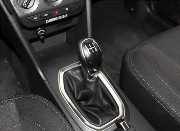 瑞虎3x 2018款 1.5L 手动舒适版 中控类   挡把