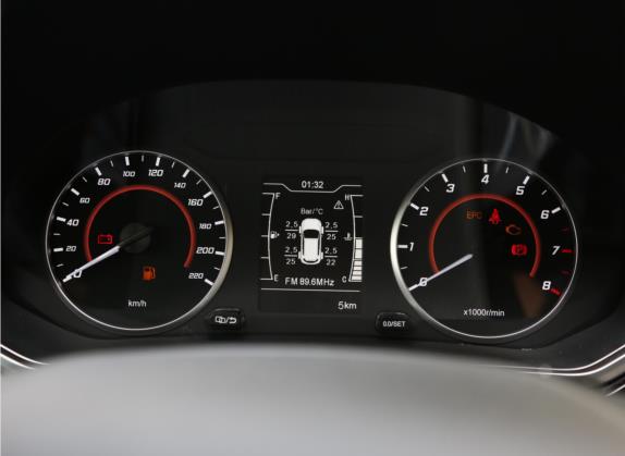 瑞虎3x 2021款 钻石版 1.5L 手动2克拉 中控类   仪表盘