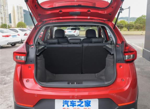 瑞虎3x 2021款 改款 PLUS 1.5L CVT痛快红枣版I型 车厢座椅   后备厢
