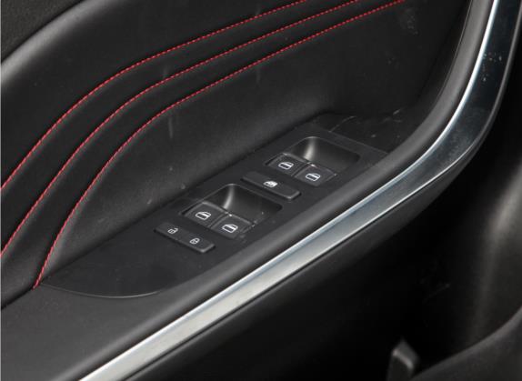 瑞虎3x 2021款 改款 钻石版 1.5L CVT 3克拉I型 车厢座椅   门窗控制