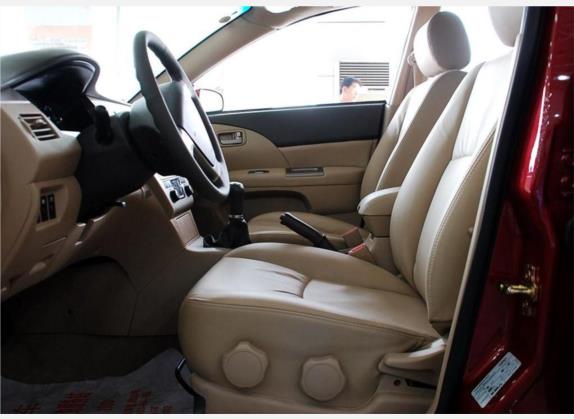 奇瑞A5 2007款 1.8L 手动豪华型 车厢座椅   前排空间