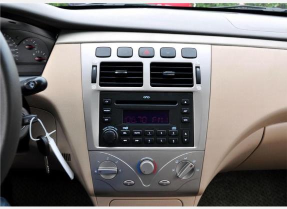 奇瑞A5 2009款 1.5L 华贵版 中控类   中控台