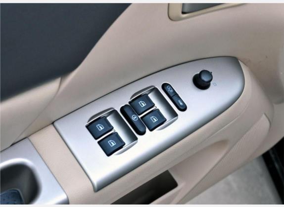 奇瑞A5 2009款 1.5L 华贵版 车厢座椅   门窗控制