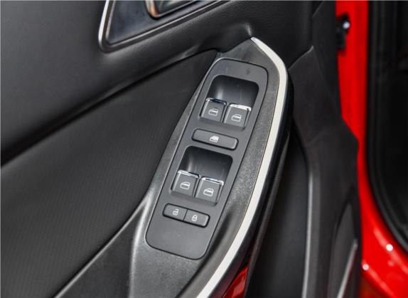 瑞虎5x 2017款 1.5T DCT时尚型 车厢座椅   门窗控制