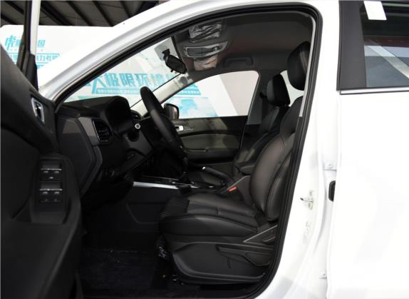 瑞虎5x 2019款 1.5L 手动智趣版 车厢座椅   前排空间