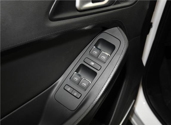 瑞虎5x 2019款 1.5L CVT智行版 车厢座椅   门窗控制