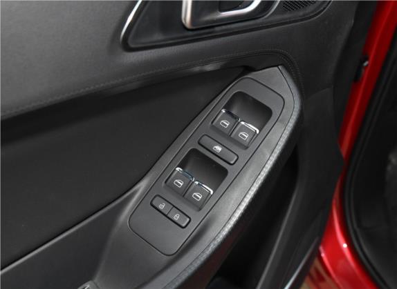 瑞虎5x 2019款 1.5L CVT智享版 车厢座椅   门窗控制