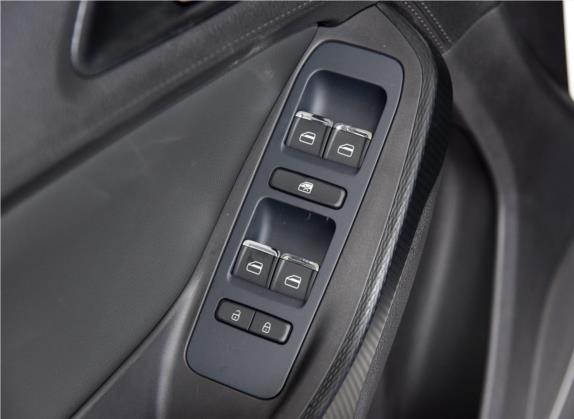 瑞虎5x 2019款 HERO 1.5L CVT都市版 车厢座椅   门窗控制