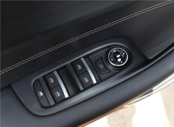瑞虎5x 2020款 1.5L 手动豪华版 车厢座椅   门窗控制