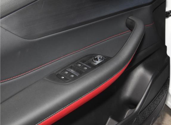 瑞虎5x 2022款 超级英雄版 1.5L 手动时尚型 车厢座椅   门窗控制
