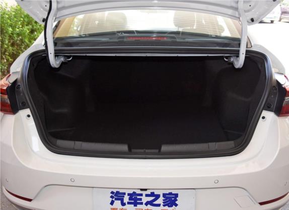 艾瑞泽GX 2018款 1.5T CVT型色版 国V 车厢座椅   后备厢