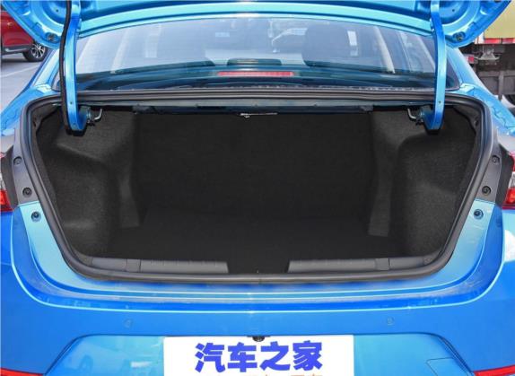 艾瑞泽GX 2018款 1.5T 手动睿色版 国V 车厢座椅   后备厢