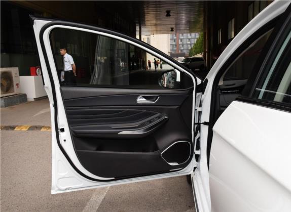 艾瑞泽GX 2019款 1.5T 手动新劲色版 国VI 车厢座椅   前门板