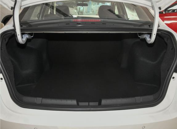 艾瑞泽GX 2019款 冠军版 1.5L 手动时尚型 车厢座椅   后备厢