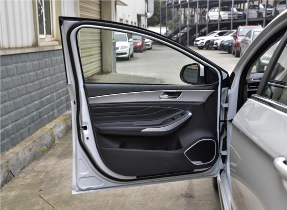 艾瑞泽GX 2019款 冠军版 1.5L 手动精英型 车厢座椅   前门板
