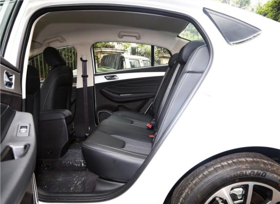艾瑞泽GX 2019款  冠军版 1.5L CVT时尚型 车厢座椅   后排空间