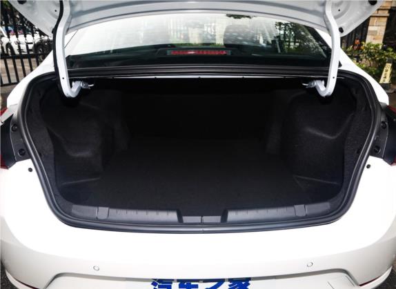 艾瑞泽GX 2019款  冠军版 1.5L CVT时尚型 车厢座椅   后备厢