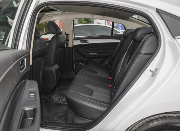 艾瑞泽GX 2021款 冠军版 1.5L CVT尊享版 车厢座椅   后排空间