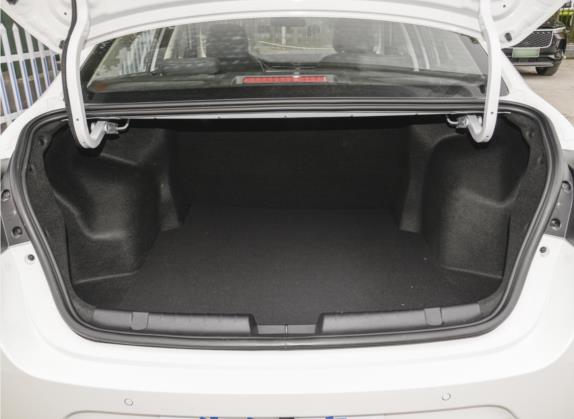 艾瑞泽GX 2021款 冠军版 1.5L CVT尊享版 车厢座椅   后备厢