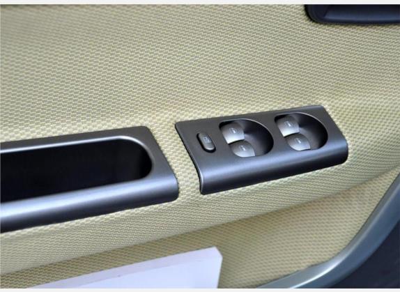 奇瑞A1 2009款 1.3L AMT舒适型 车厢座椅   门窗控制