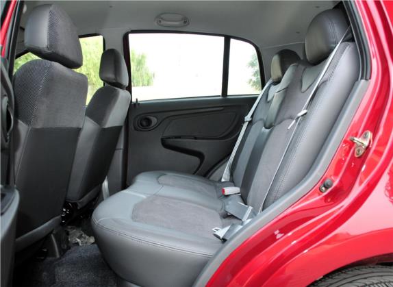 奇瑞A1 2011款 1.0L 手动传奇版 车厢座椅   后排空间
