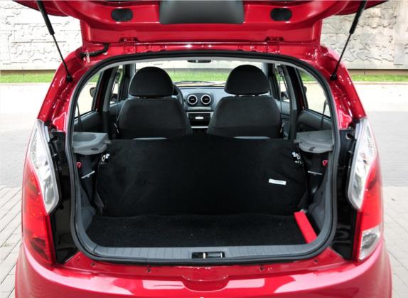 奇瑞A1 2011款 1.0L 手动传奇版 车厢座椅   后备厢