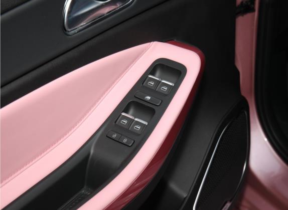 艾瑞泽5 PLUS 2021款 小泽 1.5T CVT艾粉版 车厢座椅   门窗控制