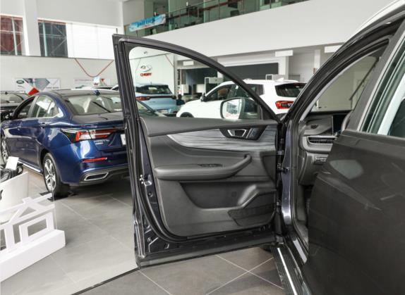 瑞虎8 PLUS鲲鹏e+ 2022款 PHEV 1.5T都市e+ 车厢座椅   前门板
