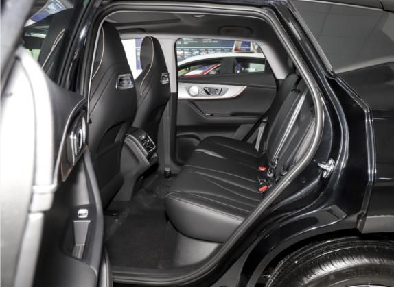 欧萌达 2022款 1.5T CVT驭界版 车厢座椅   后排空间