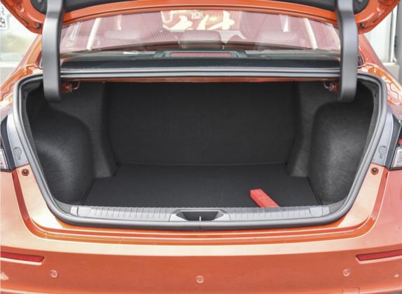 艾瑞泽5 GT 2022款 1.6T DCT驰 车厢座椅   后备厢