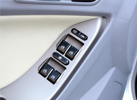 东方之子 2012款 2.0L CVT智雅版 车厢座椅   门窗控制