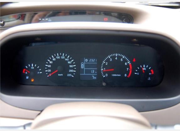 风云2 2010款 两厢 1.5L 进取型 中控类   仪表盘