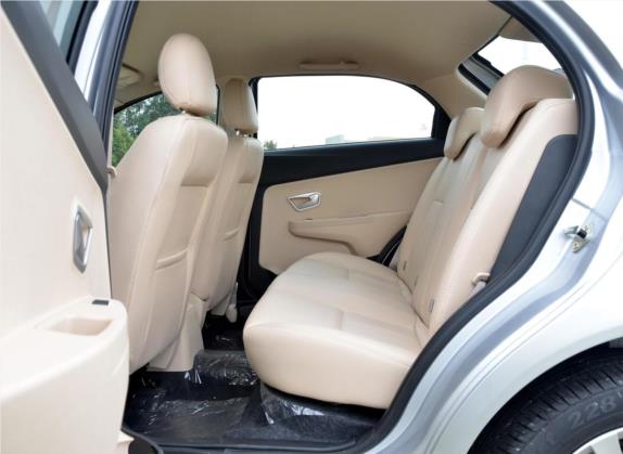 风云2 2013款 掀背 1.5L 手动畅意版 车厢座椅   后排空间