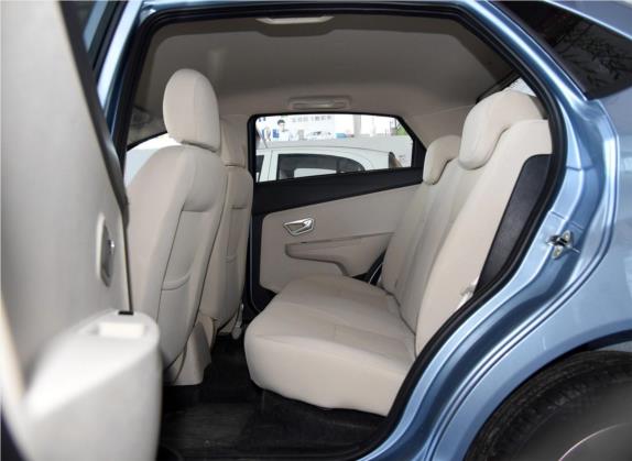 风云2 2015款 1.5L 手动新锐版 车厢座椅   后排空间