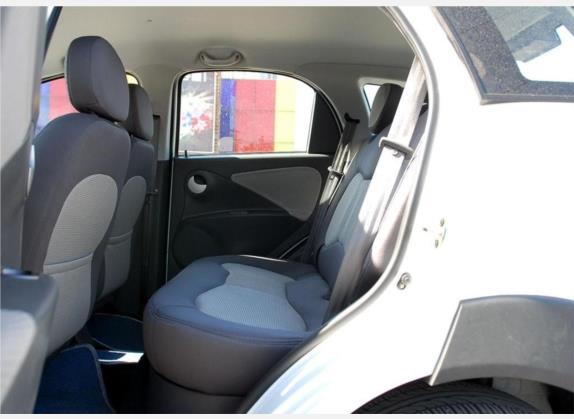 奇瑞X1 2010款 进化版 1.3L 手动豪华型 车厢座椅   后排空间