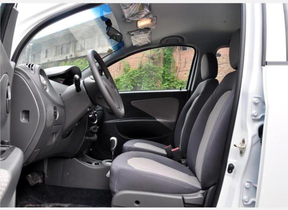 奇瑞X1 2010款 1.3L AMT豪华型 车厢座椅   前排空间
