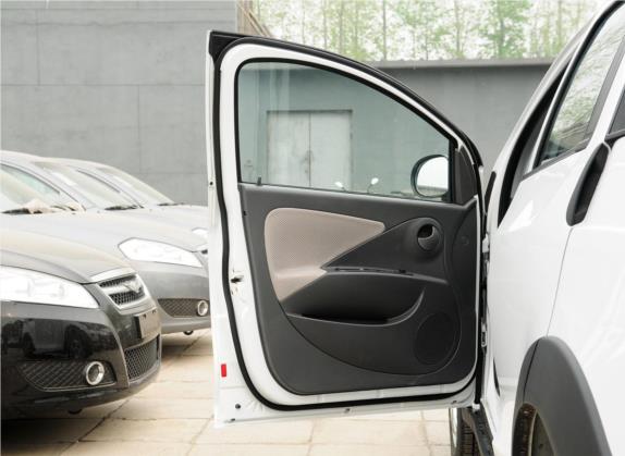 奇瑞X1 2012款 1.5L 手动舒享型 车厢座椅   前门板