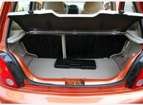 奇瑞QQ3 2007款 1.1L AMT舒适型 车厢座椅   后备厢