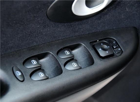 奇瑞QQ3 2012款 运动版 1.0L 手动启航型 车厢座椅   门窗控制