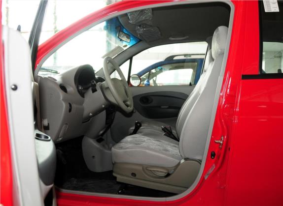 奇瑞QQ3 2012款 时尚版 1.0L 手动冠军型 车厢座椅   前排空间