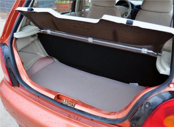 奇瑞QQ3 2012款 时尚版 1.0L 手动启航型 车厢座椅   后备厢