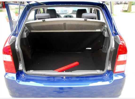 旗云1 2010款 1.0L 手动舒适型 车厢座椅   后备厢