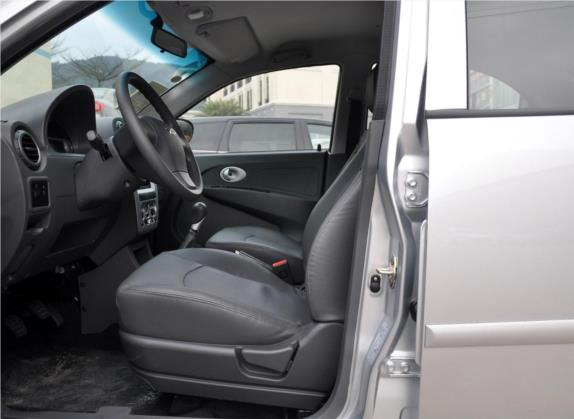 旗云1 2012款 1.0L 手动舒适型 车厢座椅   前排空间