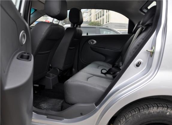 旗云1 2012款 1.0L 手动舒适型 车厢座椅   后排空间