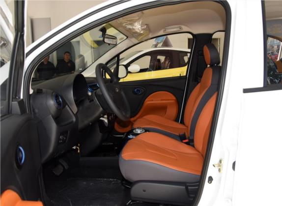 奇瑞eQ 2017款 豪华型 车厢座椅   前排空间