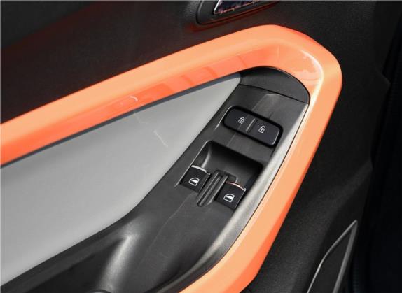 小蚂蚁 2019款 4座智炫版 30.6kWh 车厢座椅   门窗控制