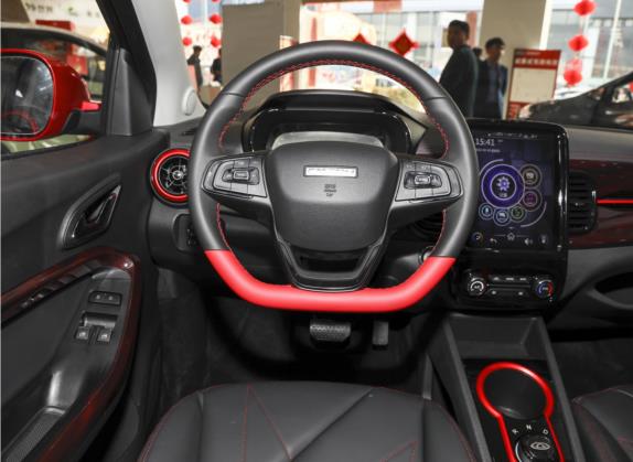 小蚂蚁 2022款 甜粉款 微糖版 三元锂 30kW 301km 中控类   驾驶位