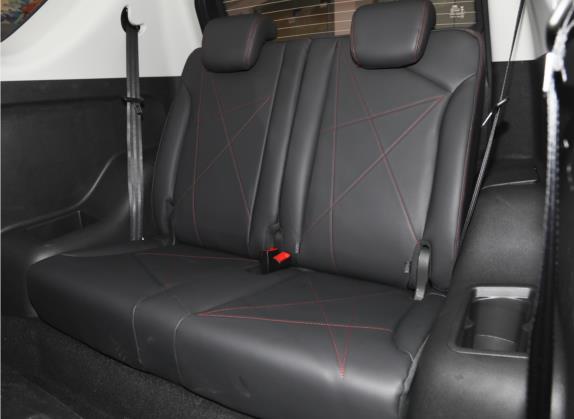 小蚂蚁 2022款 甜粉款 微糖版 三元锂 30kW 301km 车厢座椅   后排空间